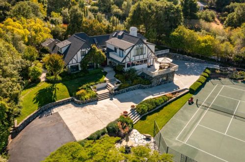 23475 Camino Hermoso Dr, Los Altos, CA 94024-6406
