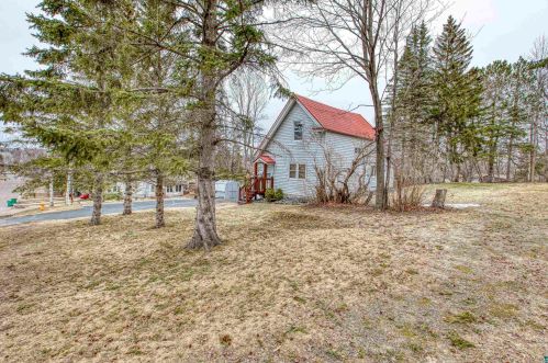 316 Basswood Ave, Duluth, MN 55811-3432