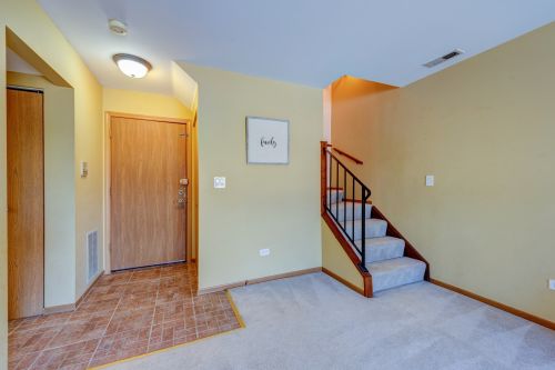 177 Uteg St, Bull Valley, IL 60014-7232