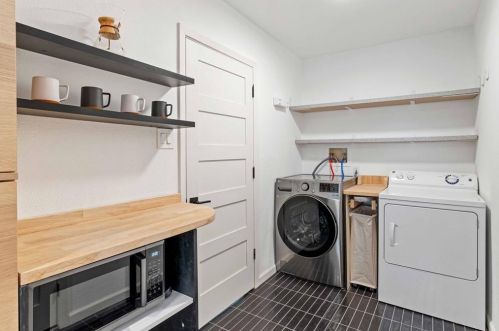 5407 Claymoor Dr, Austin TX  78723-4808 exterior