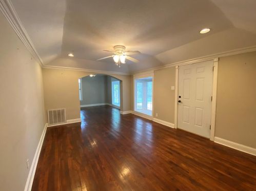 3846 Davila Dr, Dallas, TX 75220-3710