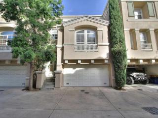 888 Inspiration Pl, Milpitas, CA 95035-8741