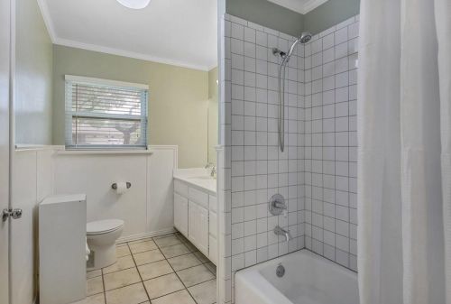 5221 Wosley Dr, Fort Worth TX  76133-2217 exterior