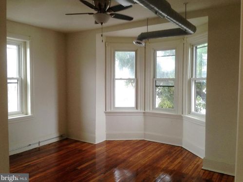 2670 Coral St, Philadelphia, PA 19125-1410