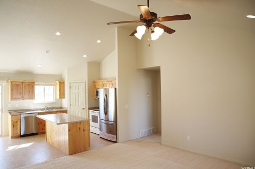 1412 Avalon Dr, Springville, UT 84663-6507