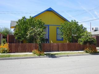 539 California St, Coalinga, CA 93210-1809