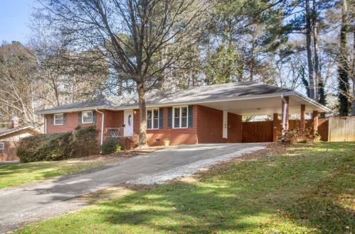 5493 Beaver Dr, Mableton, GA 30126-2406