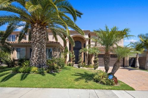 9020 Kristin Dr, Downey, CA 90240-2772