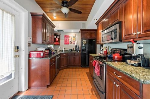 412 8th St, Allentown PA  18102-2816 exterior