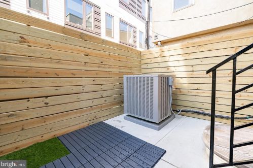 2302 Gordon St, Philadelphia PA 19132-4631 exterior