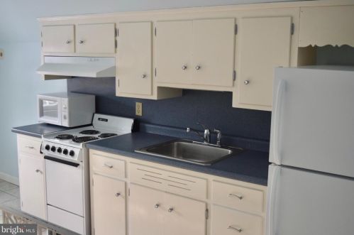 156 School House Rd, Lancaster PA  17603-6314 exterior