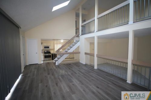 161 Linda Ln, Edison NJ  08820-4509 exterior