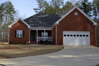 180 Hidden Cove Dr, Bogart, GA 30622-3501
