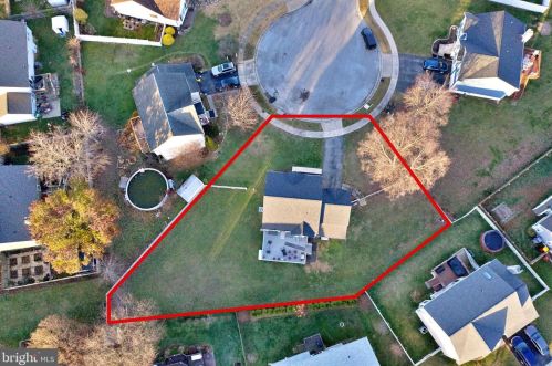 35 Gusty Ct, Charles Town, WV 25414-3918
