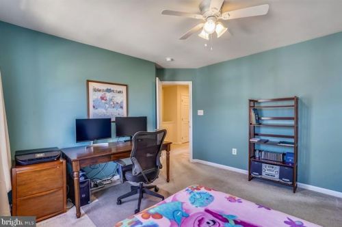 7328 Hampton Manor Pl, Springfield VA  22150-4921 exterior