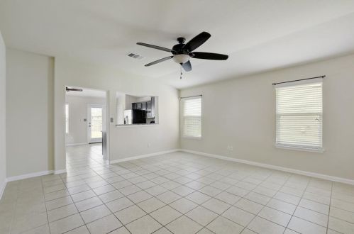 291 Voyager Cv, Uhland TX  78640-6131 exterior