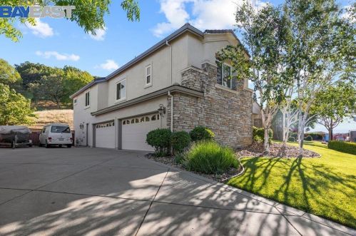 9632 Crosby Dr, Pleasanton, CA 94588-4614