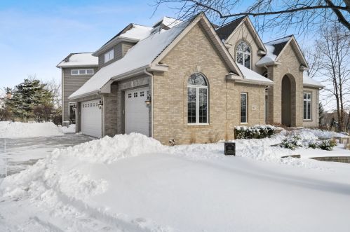 617 Hidden Creek Dr, Antioch, IL 60002-9364