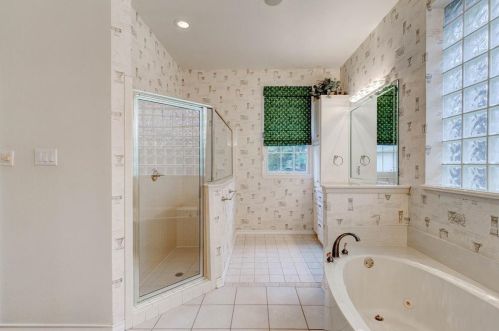 8301 Thorndyke Dr, Fort Worth TX  76182-8632 exterior