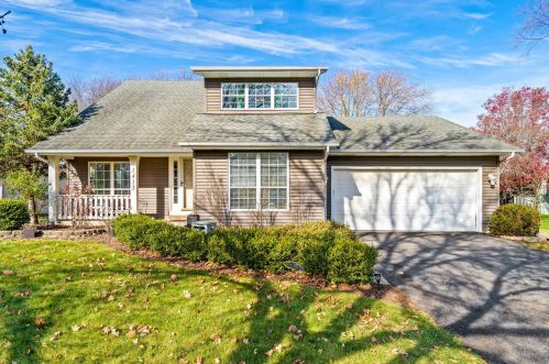 1413 Pinetree Dr, Naperville, IL 60565-1276
