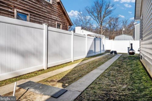 1176 Spruce Ave, Shady Side MD 20764-9562 exterior