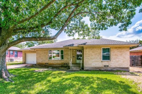 1928 Oldgate Ln, Garland TX  75042-8324 exterior