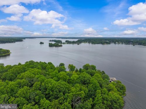 3525 Breaknock Rd, Bumpass, VA 23024-9633