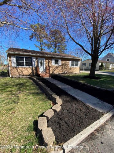 1251 Spruce St, Lacey, NJ 08731-4546