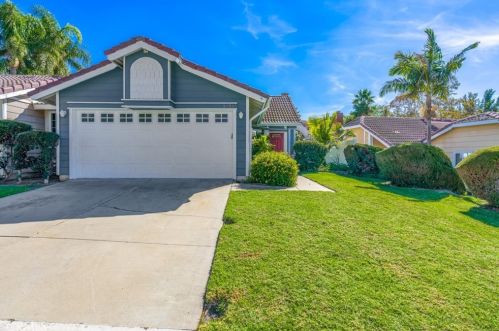 8470 Amberwood St, Anaheim, CA 92808-1201