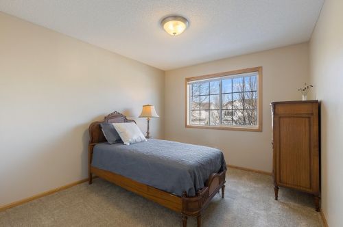 920 Drew Dr, Saint Paul MN  55129-6900 exterior