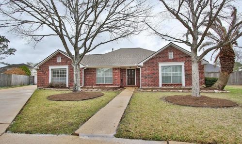 1304 John Ct, Pearland, TX 77581-7300