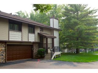 3152 Farnum Dr, Saint Paul, MN 55121-1921