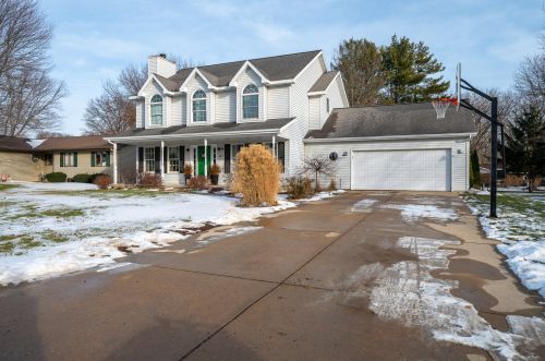 107 14th St, Oregon, IL 61061-1005