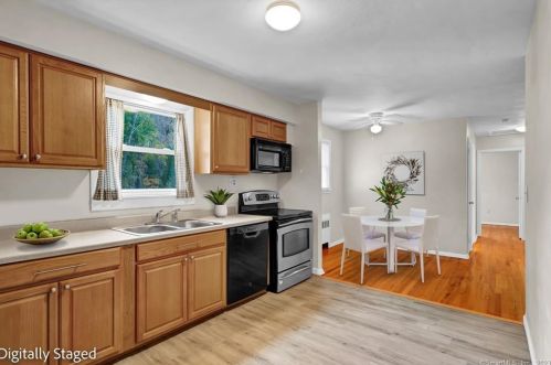 70 Griffin Rd, Wapping CT  06074-1212 exterior