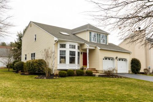 12 Brady Rd, Red Bank, NJ 07702