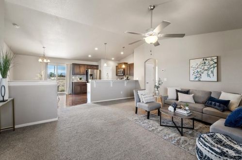 658 Mcclave Dr, Pueblo CO  81007-2126 exterior