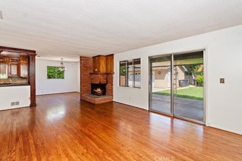 1113 15th St, Santa Ana, CA 92706-3713