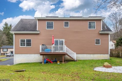 101 Charles St, Hackettstown NJ  07840-1209 exterior