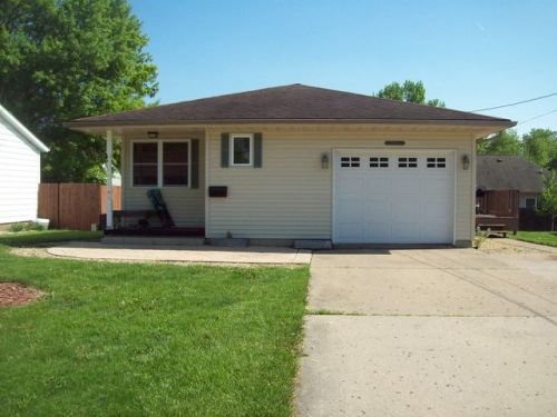 608 Clark St, Hollowayville, IL 61356-1110