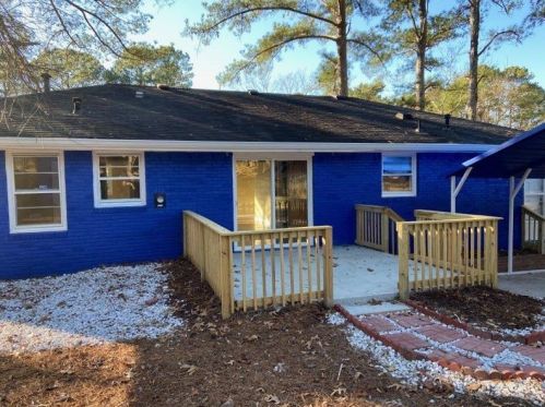 4066 David Dr, Forest Park, GA 30297-1105