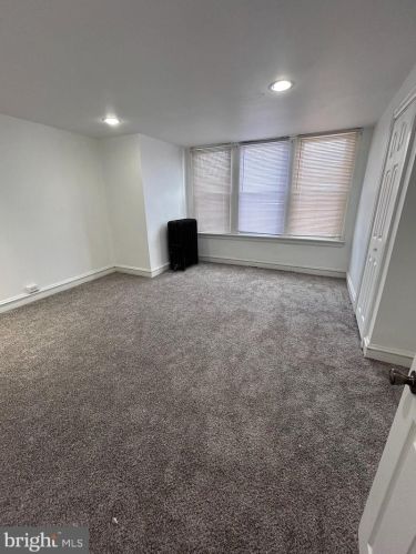 5702 Marvine St, Philadelphia, PA 19141-4117