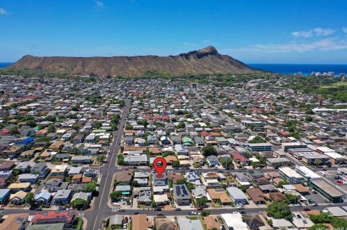 3248 Castle St, Honolulu HI  96815-3829 exterior