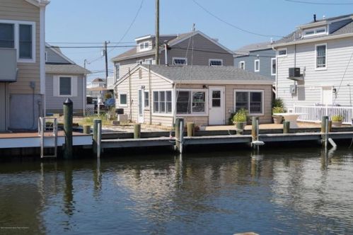 3332 Moonrise Ln, Lavallette, NJ 08735-1110