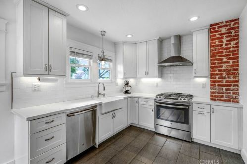 3592 Locust St, Riverside CA  92501-2626 exterior