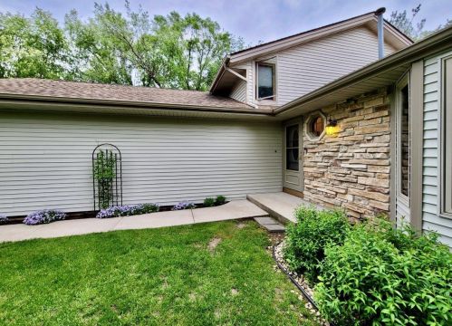 4497 Waltham Rd, The Ledges, IL 61073-8653