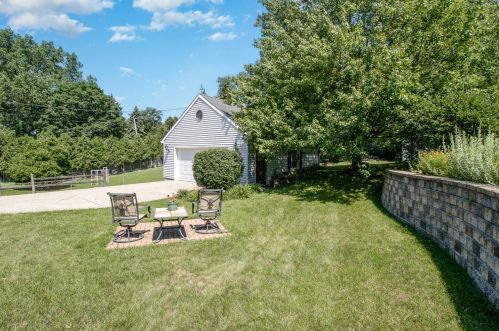 858 Hope St, Valpo, IN 46385-4154