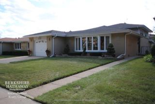 8926 Elmore St, Niles IL  60714-2413 exterior