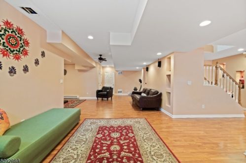 53 Winding Way, Princeton NJ  08540-8809 exterior