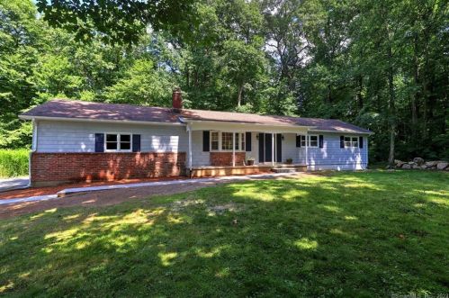 34 Brookwood Ln, Huntington CT  06484-2051 exterior