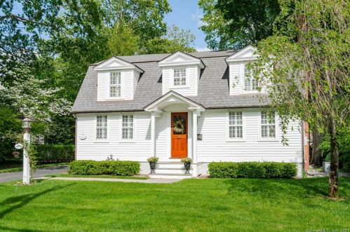 2038 Main St, Glastonbury, CT 06033-2202